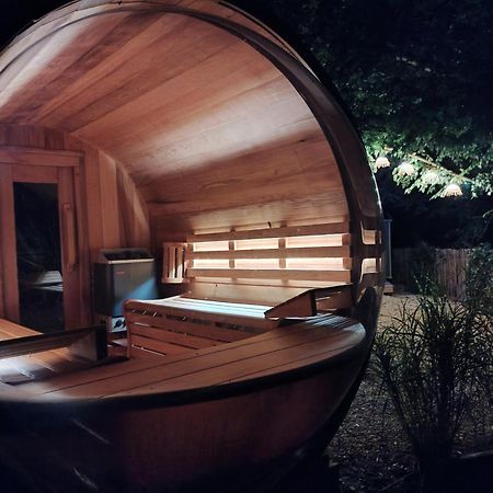 Le Domaine De Pivette Chambre Climatisee Et Insolite Avec Terrasse Privative 阿夫朗什 客房 照片