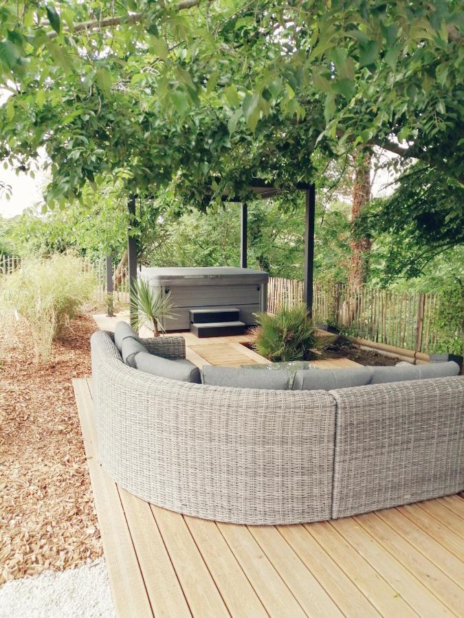 Le Domaine De Pivette Chambre Climatisee Et Insolite Avec Terrasse Privative 阿夫朗什 外观 照片
