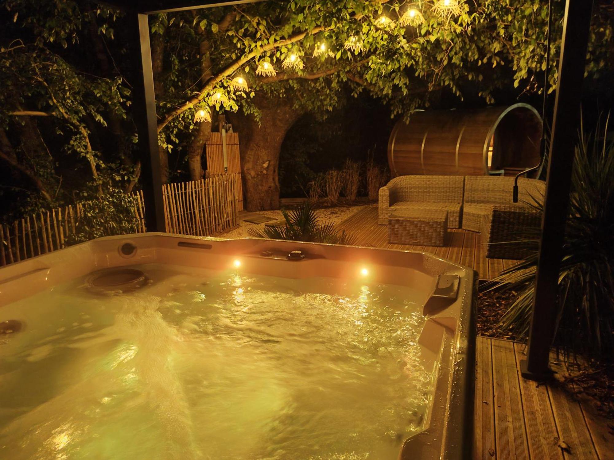 Le Domaine De Pivette Chambre Climatisee Et Insolite Avec Terrasse Privative 阿夫朗什 客房 照片